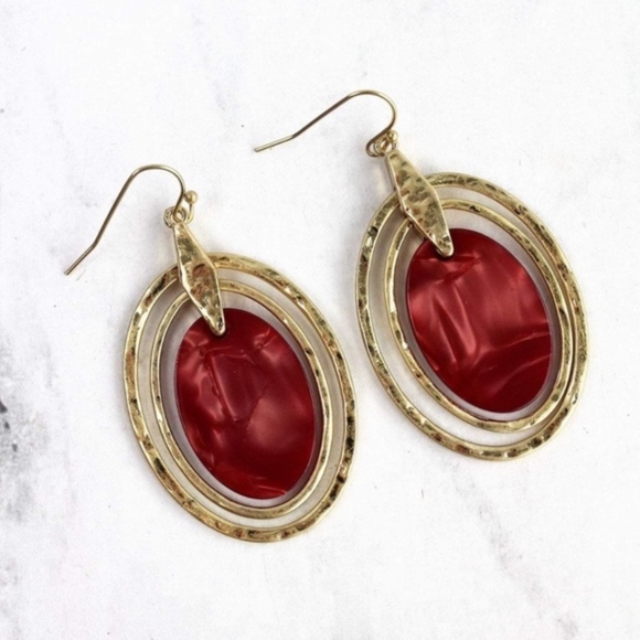 2 /$10- CRIMSON GOLDTONE TRIPLE OVAL EARRINGS - Picture 1 of 1